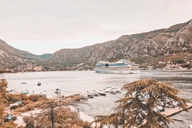 cruise ship kotor port