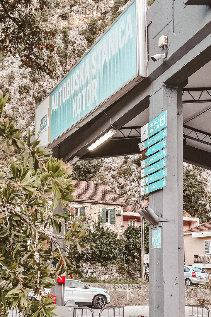 kotor bus station sign