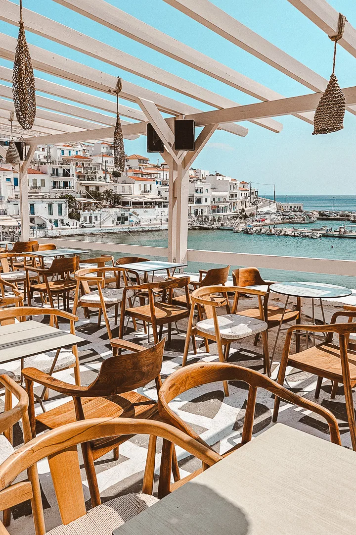 batsi restaurant with sea view